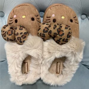 Hello Kitty Brown Leopard Bow Slippers
